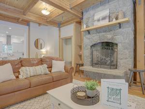 The Coho Lodge at Government Camp - Meredith Lodging