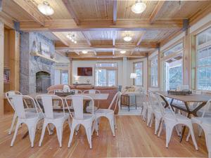 The Coho Lodge at Government Camp - Meredith Lodging