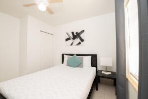 Hollywood private apartments