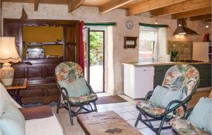 Maisons de vacances Stunning home in Pllauff with WiFi and 2 Bedrooms : photos des chambres