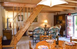 Maisons de vacances Stunning home in Pllauff with WiFi and 2 Bedrooms : photos des chambres