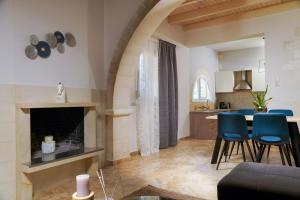 Arch Houses - sharing pool