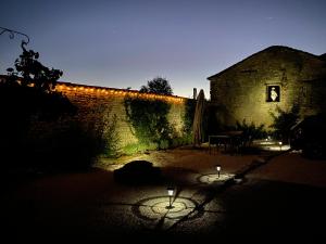 B&B / Chambres d'hotes Maison Dix Tusson : photos des chambres