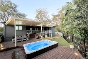 Ally’s Umina Oasis, pet-friendly spa coastal oasis - Umina