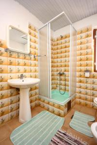 Apartments with parking space Mastrinka, Ciovo - 9428