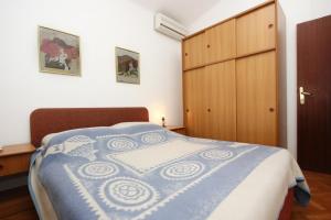 Seaside house with a swimming pool Cove Ljubljeva, Trogir - 9431