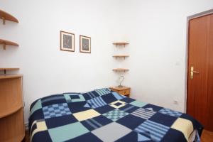 Seaside house with a swimming pool Cove Ljubljeva, Trogir - 9431