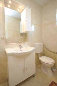 Apartments by the sea Zubovici, Pag - 9363