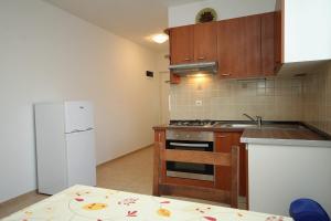 Apartments by the sea Zubovici, Pag - 9363