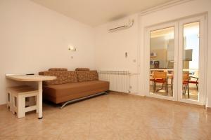 Apartments with a parking space Novalja, Pag - 9356