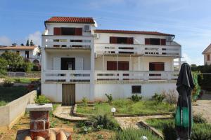 Apartment Novalja 9335c 