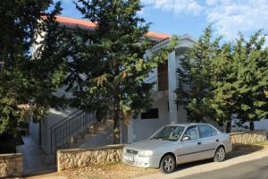 Apartments with a parking space Novalja, Pag - 9359 