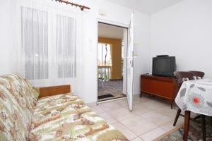 Apartments with a parking space Vlasici, Pag - 9348