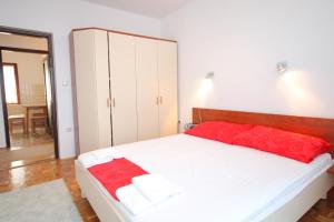 Apartments with a parking space Bosana, Pag - 9374