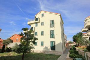 Apartments with a parking space Novalja, Pag - 9427 