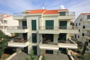 Apartments with a parking space Novalja, Pag - 9343 