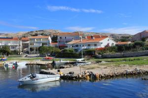 Apartments by the sea Kustici, Pag - 9360 