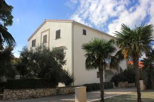 Apartments with a parking space Novalja, Pag - 9327 