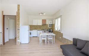 2 Bedroom Stunning Apartment In Rapallo