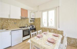 2 Bedroom Stunning Apartment In Rapallo