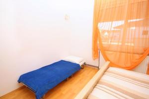 Apartments with parking space Trogir - 9455