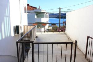 Apartments by the sea Marina, Trogir - 9438