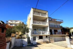 Apartments by the sea Marina, Trogir - 9443