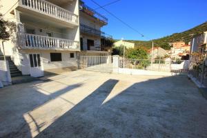 Apartments by the sea Marina, Trogir - 9443