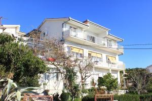 Apartments with a parking space Sumpetar, Omis - 9436