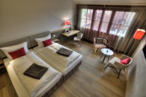 Deluxe Double Room room in Hotel zur Post