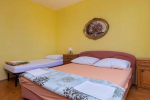 Apartments with parking space Sumpetar, Omis - 9436