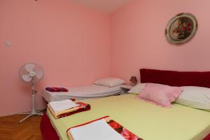 Apartments with parking space Sumpetar, Omis - 9436