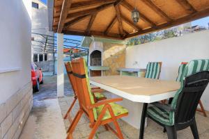 Apartments by the sea Slatine, Ciovo - 9453