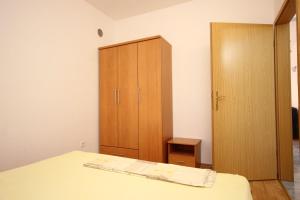 Apartments by the sea Pisak, Omis - 9456