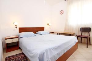 One-Bedroom Apartment with Balcony and Sea View room in Apartments by the sea Marina Trogir - 10003