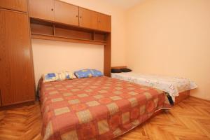 Apartments with a parking space Povljana, Pag - 9353