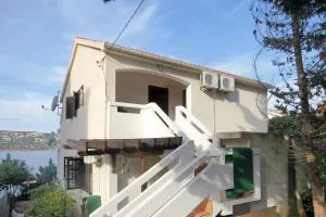 Apartments by the sea Stara Novalja, Pag - 9347 - Kaštel