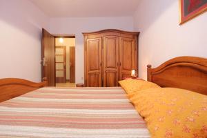 Apartments by the sea Pag - 9355