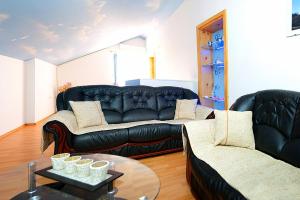 Apartments with parking space Vodice - 10022