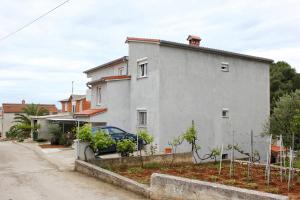 Apartments with a parking space Zadar - 10019