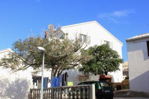 Apartments with a swimming pool Zubovici, Pag - 9365 