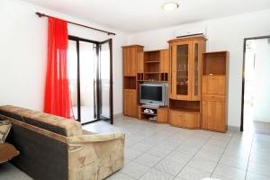 Apartments by the sea Kustici, Pag - 9381