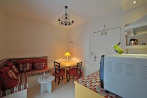 Appartements Studios Archange St Michel : photos des chambres