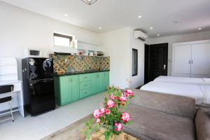 POOL Seaview - 4A - -Blue Sea- Balcony- Bathtub