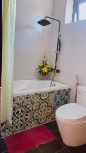 POOL Seaview - 4A - -Blue Sea- Balcony- Bathtub