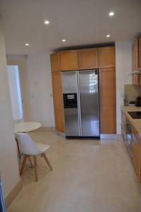 Lovely 2 bedroom unit with private pool