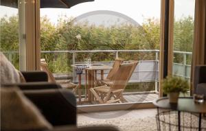 Stunning Ship In Aalsmeer With Kitchen