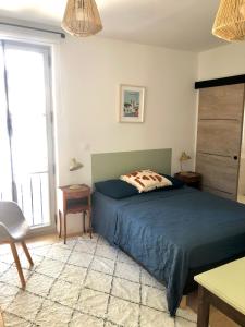 Avignon pedestrian area, charming, 3 persons