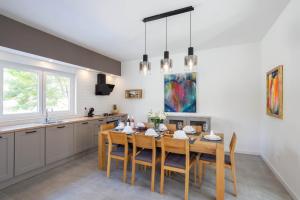 Villa Dorso with heated pool 