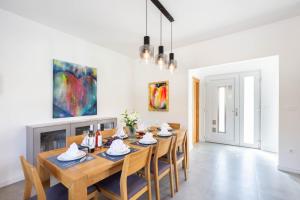 Villa Dorso with heated pool 